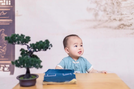 自贡宝宝喊肚子疼怎么回事
